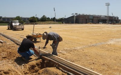 Calfensa ejecuta la tercera fase del campo de hierba artificial de Castro